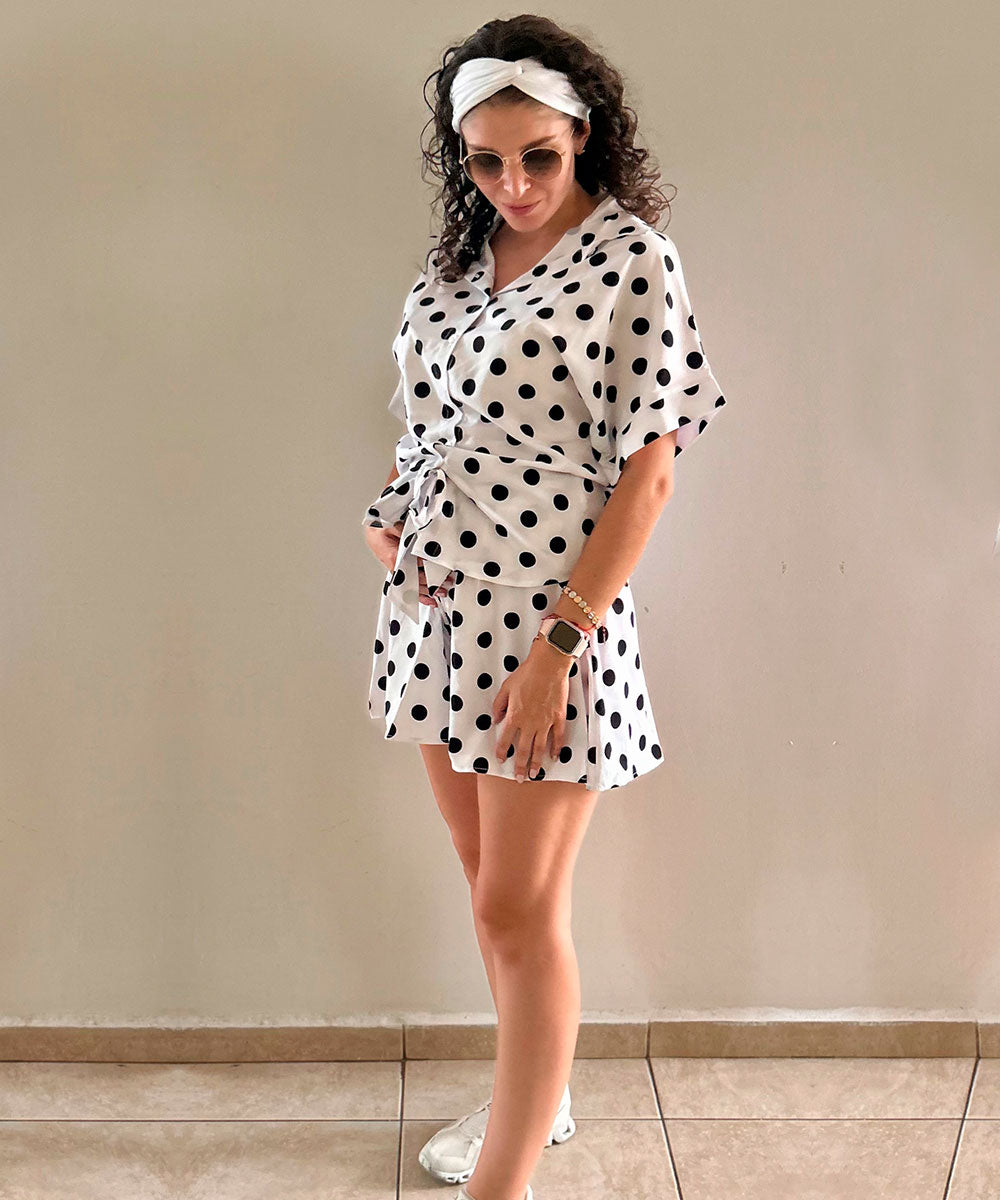 Conjunto blanco bolas negras